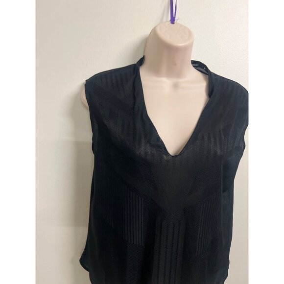 Nike Dri-Fit Black Sleeveless V-Neck Mesh Top Size M - Picture 2 of 5